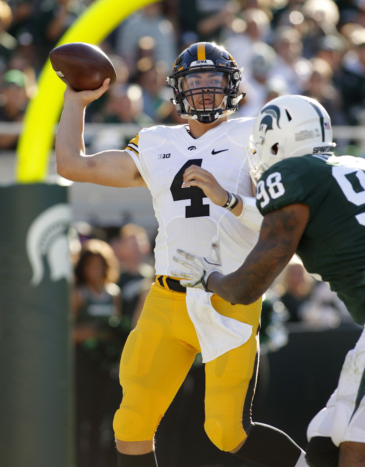 Iowa Michigan St Football